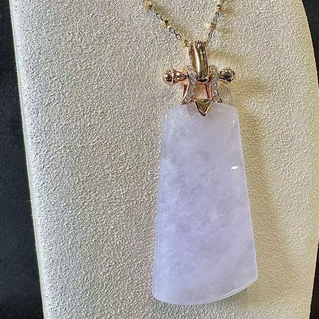 18K真鑽紫羅蘭平安無事牌吊墜 DB3