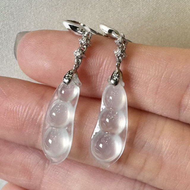 18K真鑽玻璃種福豆耳環 DB3