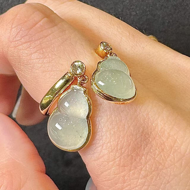 18K真鑽冰翡雙葫蘆戒指 DB3