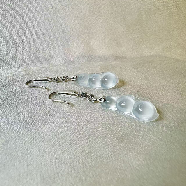 18K真鑽玻璃種福豆耳環 DB3