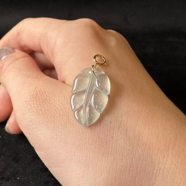 冰種白翡葉子小滴溜隨意扣18K金 DB5