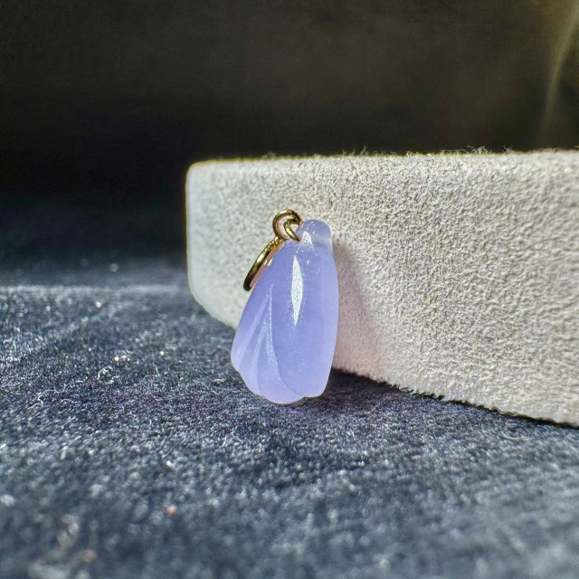 冰種白翡葉子小滴溜隨意扣18K金 DB5