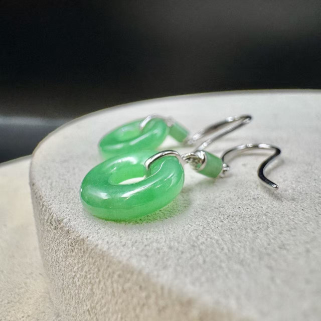 18K金真鑽陽綠翡翠平安扣耳環DB5