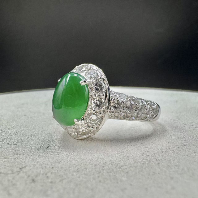 18K金真鑽冰種陽綠蛋面翡翠戒指DB5