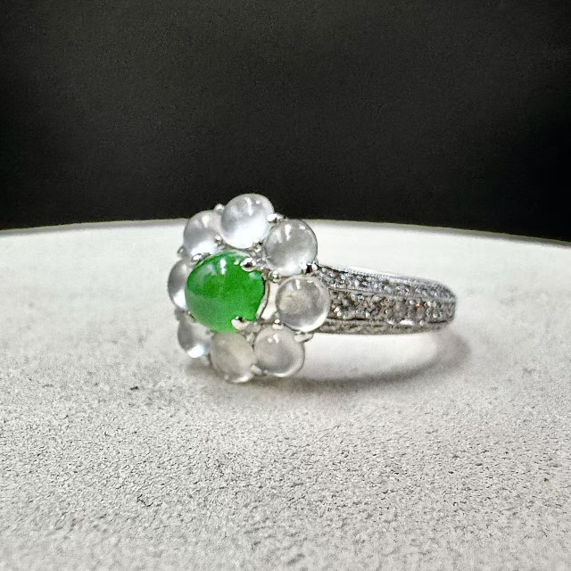 18K金真鑽玻璃種翡翠花形戒指DB5