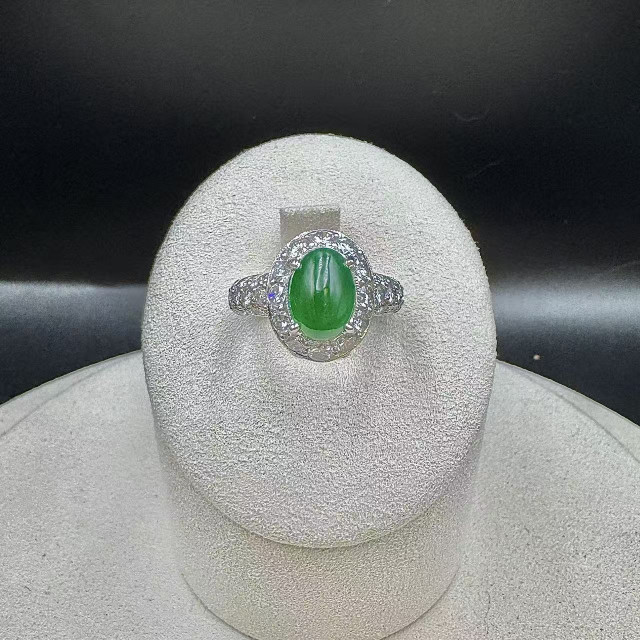 18K金真鑽冰種陽綠蛋面翡翠戒指DB5