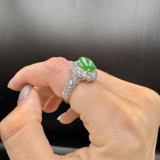 18K金真鑽冰種陽綠蛋面翡翠戒指DB5