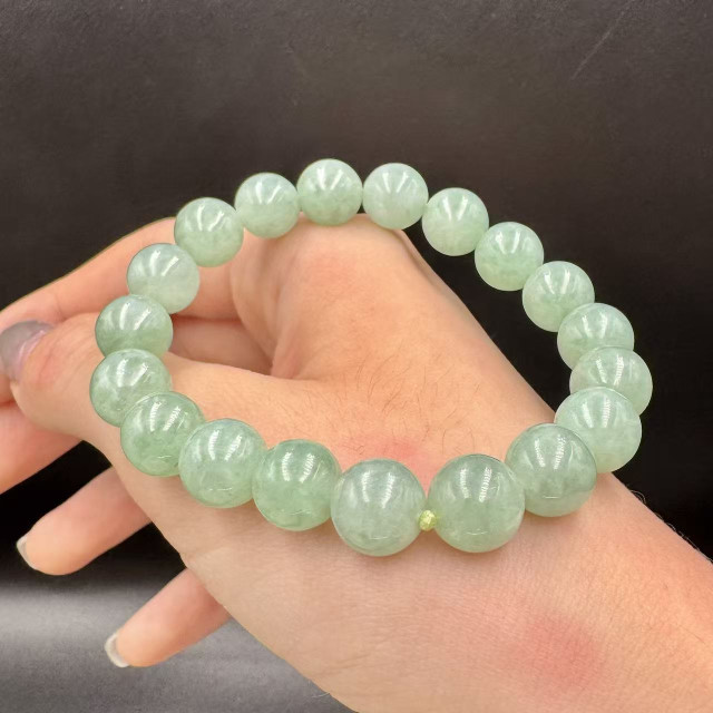 淺綠翡翠圓珠手串DB5
