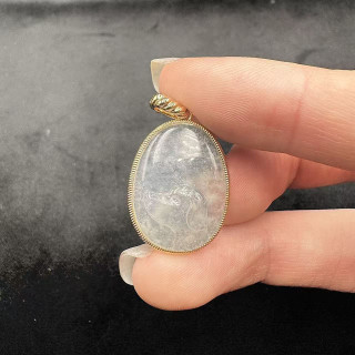 18K金滾珠邊框玻璃種米格魯吊墜DB6