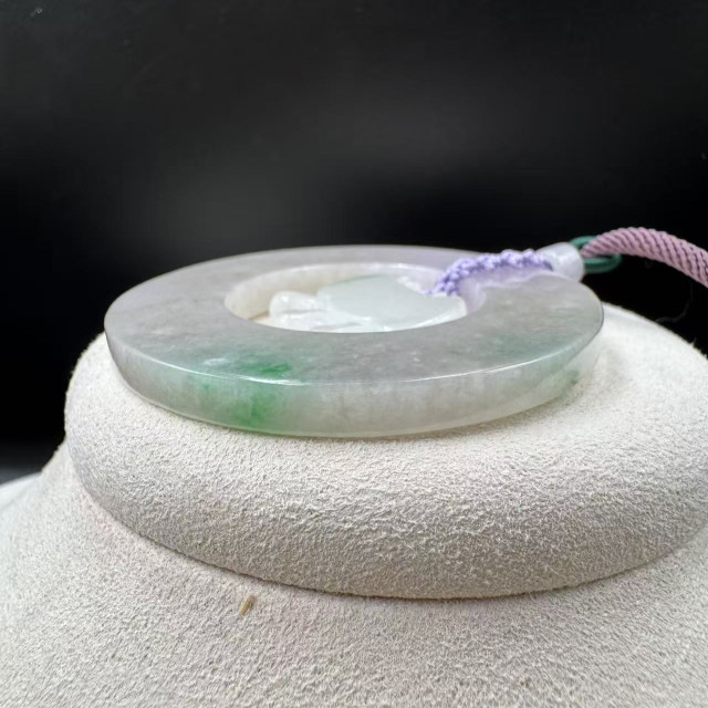 春彩鎖住平安造型吊墜DB7