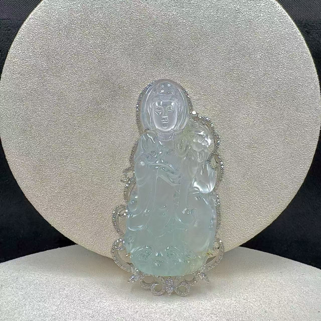 18K金真鑽玻璃種白翡翠觀音墜飾M1