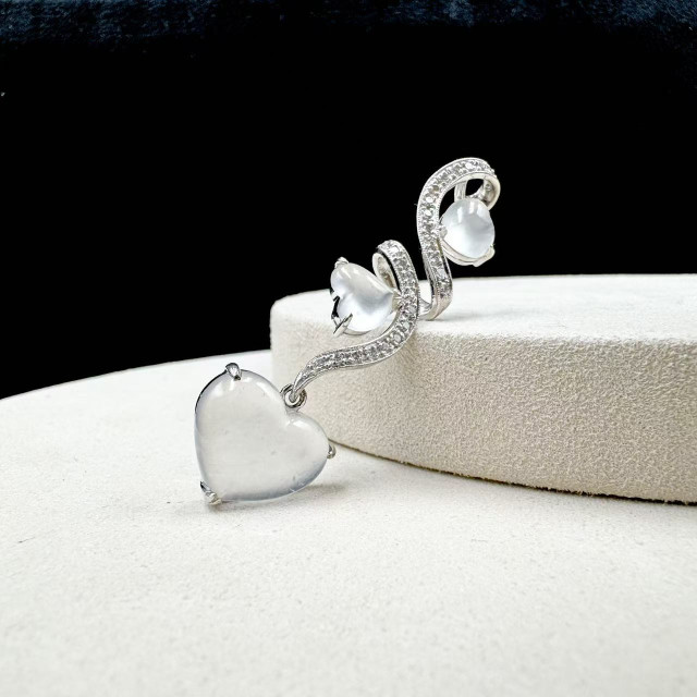 18K金真鑽玻璃種愛心造型墜飾M1