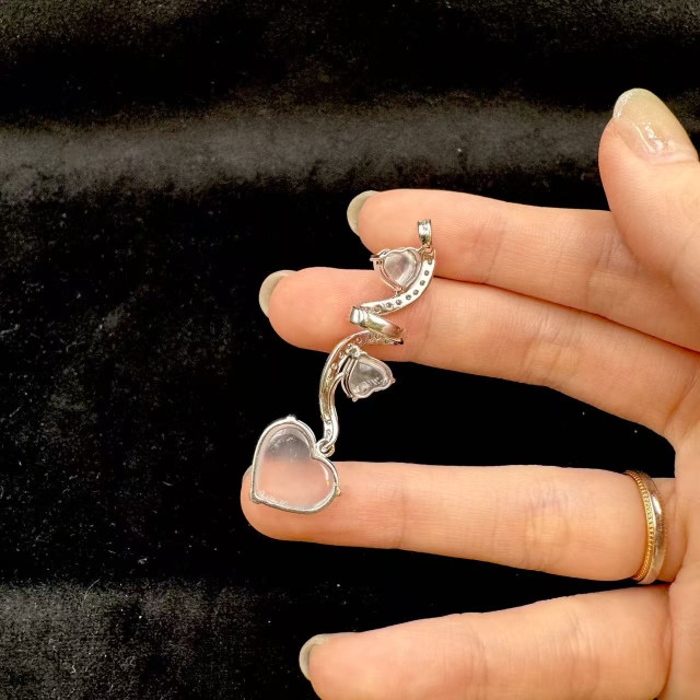 18K金真鑽玻璃種愛心造型墜飾M1