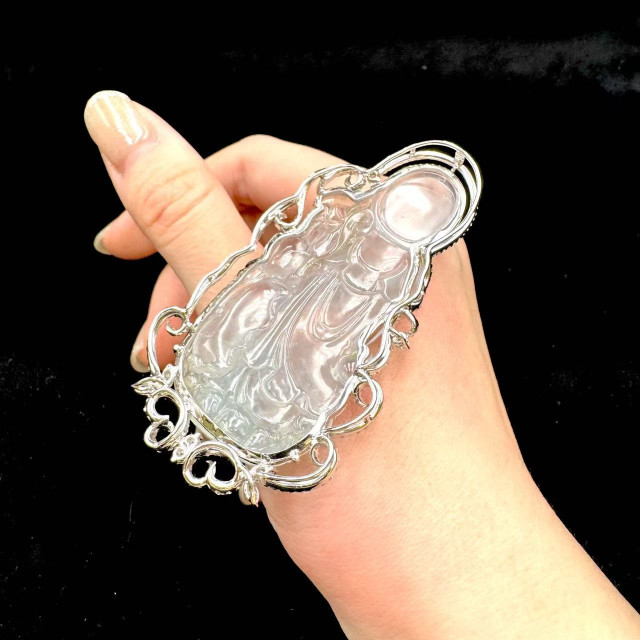 18K金真鑽玻璃種白翡翠觀音墜飾M1