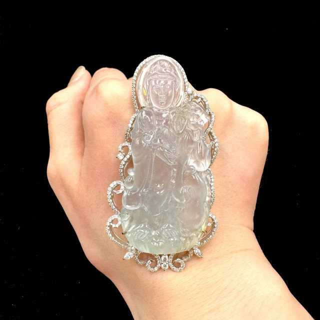 18K金真鑽玻璃種白翡翠觀音墜飾M1