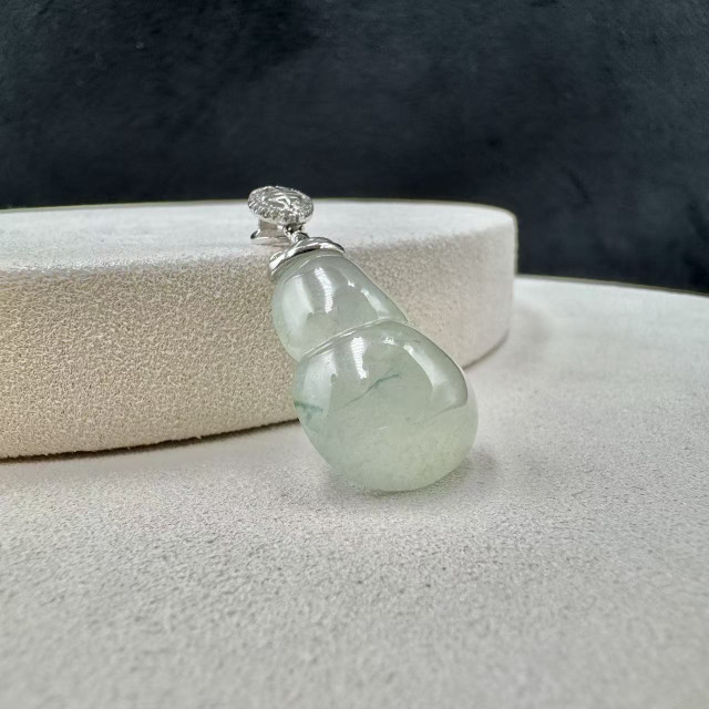 18K金冰玻種葫蘆吊墜FUB1
