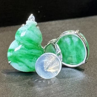 18K金翠綠翡翠葫蘆造型耳環 DB