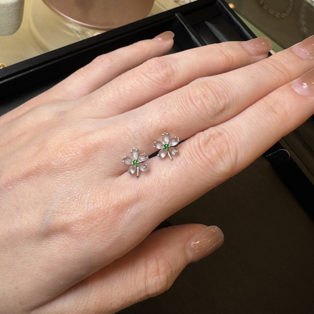 18K玻璃種花朵造型耳環 DB