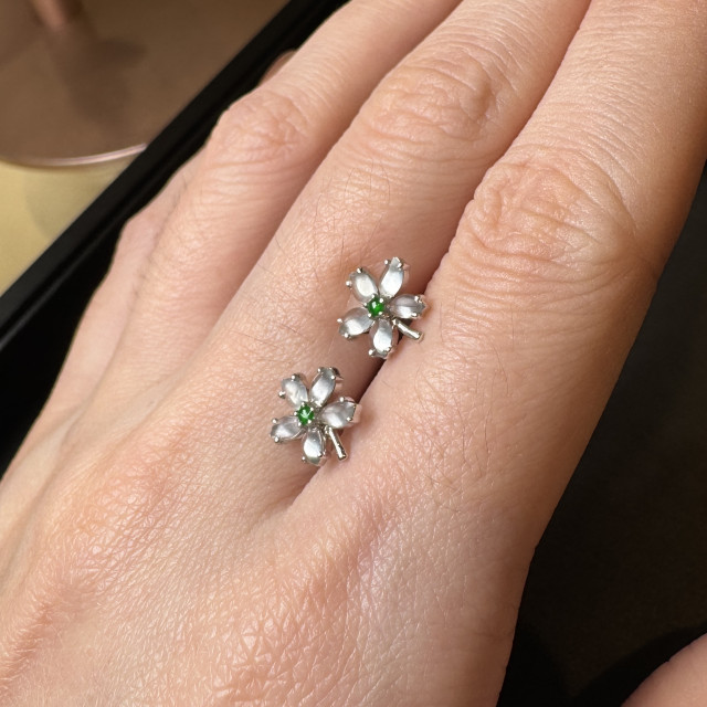 18K玻璃種花朵造型耳環 DB