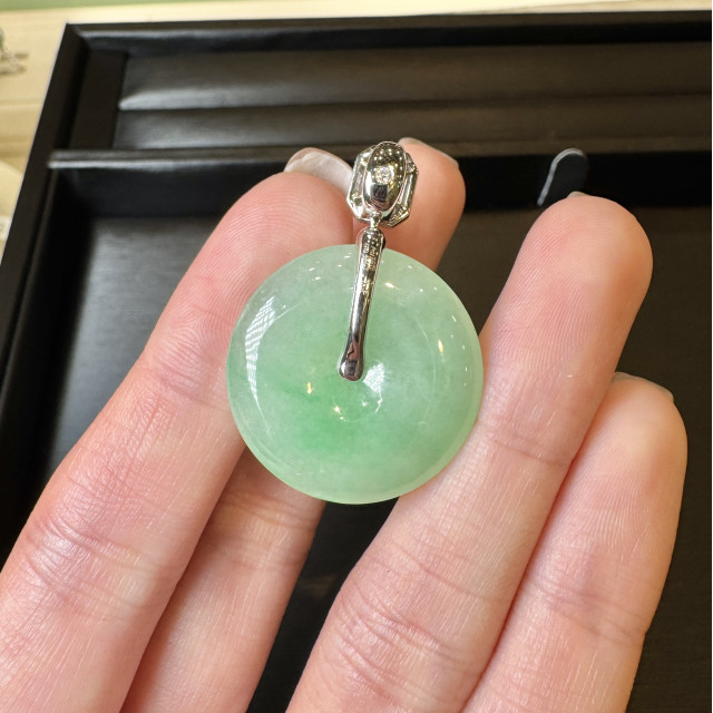 18K金真鑽冰種綠翡翠平安扣吊墜 DB