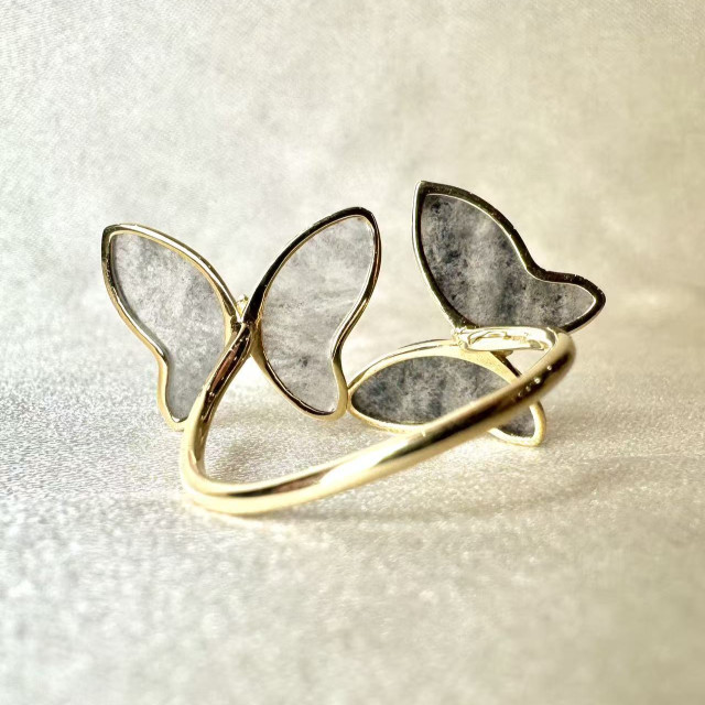 18K烏雞種蝴蝶戒指 DB2