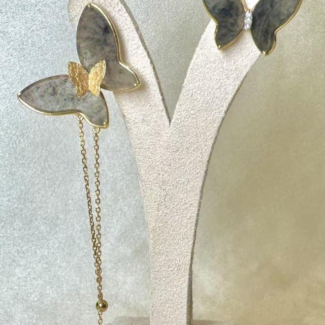 18K烏鷄種翡翠蝴蝶造型AB款耳環 DB2