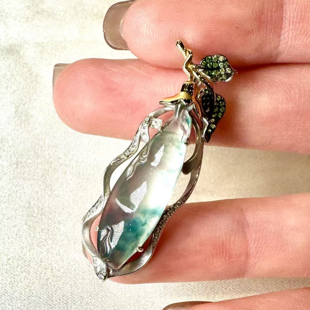  18K真鑽玻璃種福豆墜飾 DB2