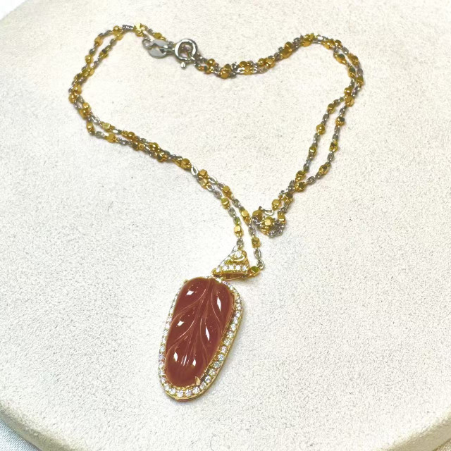 18K真鑽紅翡葉子墜飾 DB2