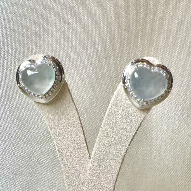 18K真鑽白冰心型耳環 DB2