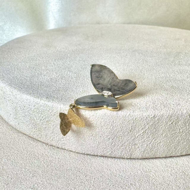 18K金烏雞種翡翠蝴蝶墜飾 DB2