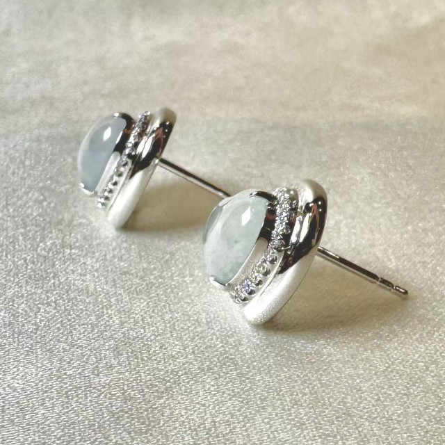 18K真鑽白冰心型耳環 DB2