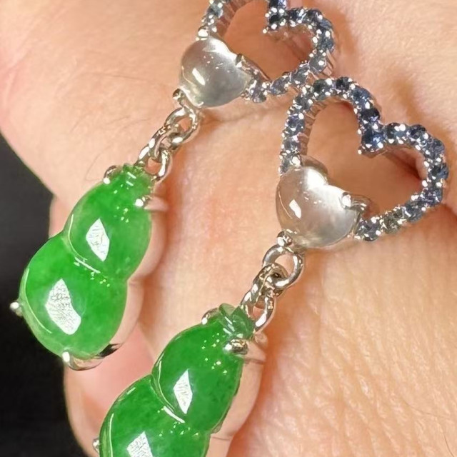 18K彩剛翡翠葫蘆造型耳環 DB2