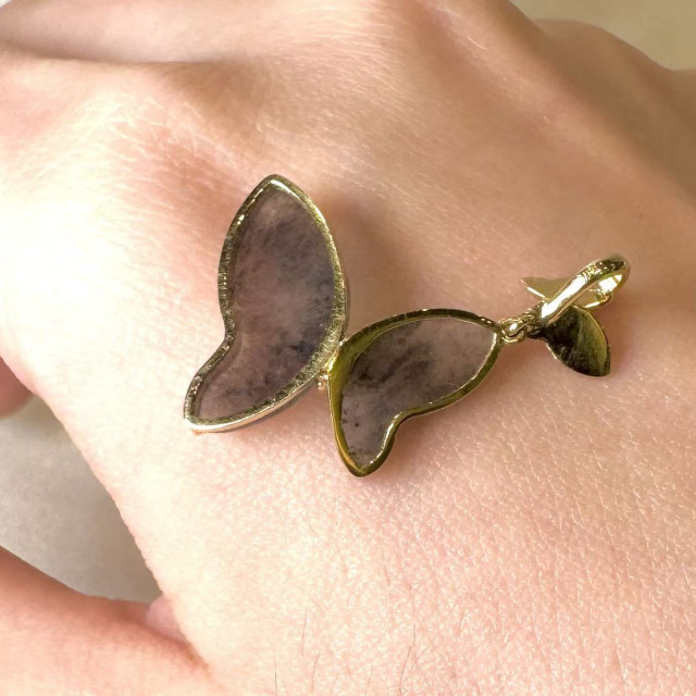 18K金烏雞種翡翠蝴蝶墜飾 DB2