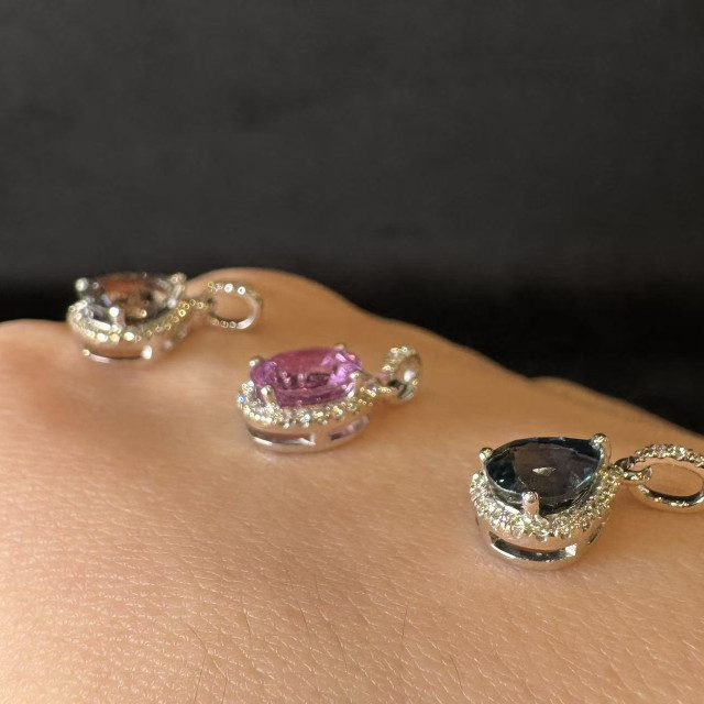 18K 真鑽彩剛墜飾 DB2