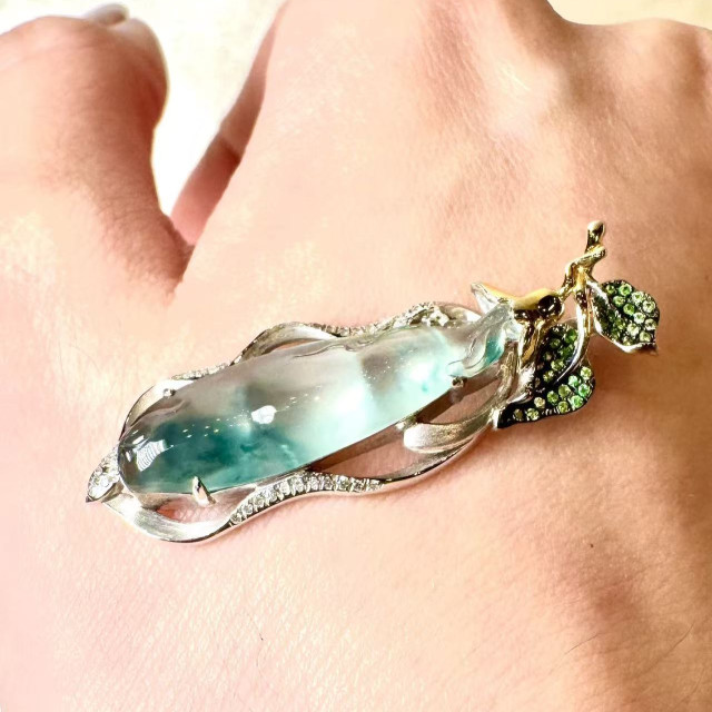  18K真鑽玻璃種福豆墜飾 DB2