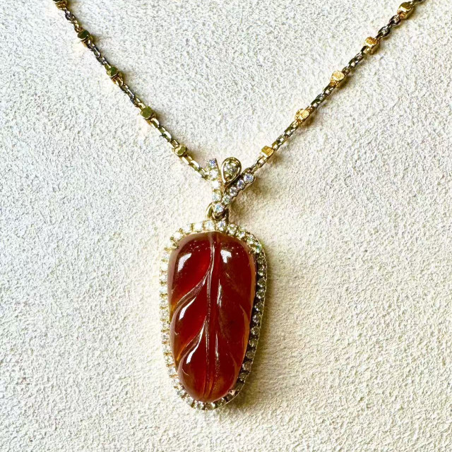 18K真鑽紅翡葉子墜飾 DB2