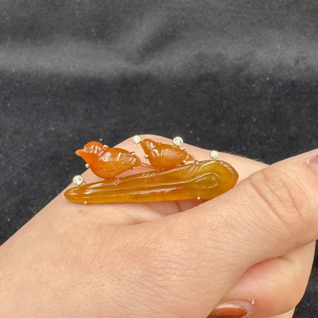 18K金真鑽紅翡雙喜臨門胸針AP1