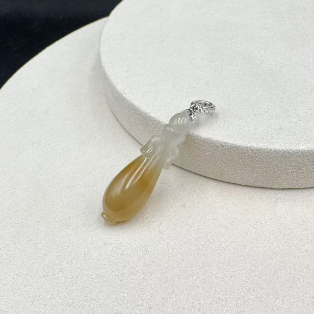 18K金真鑽冰種紅翡水瓶吊墜AP1