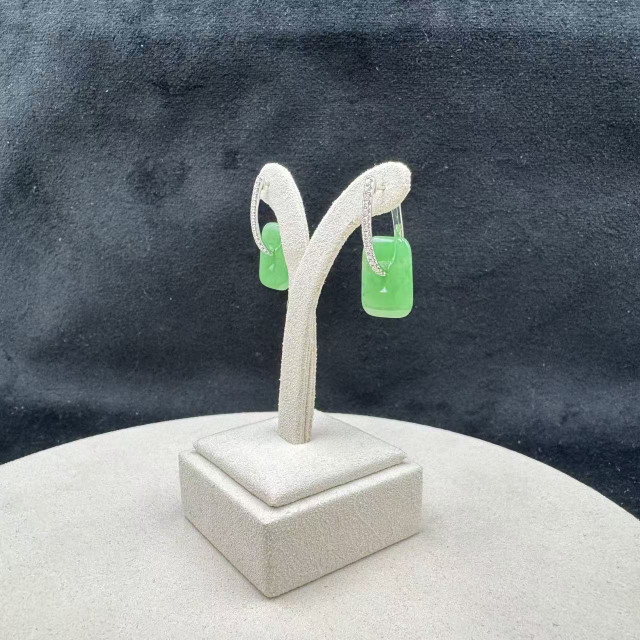 18K金真鑽冰糯種翠綠方糖耳環AP1