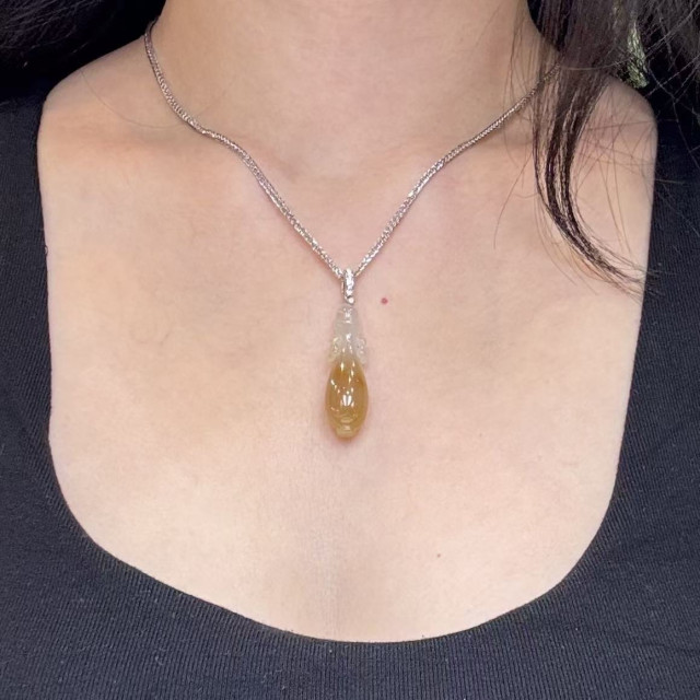 18K金真鑽冰種紅翡水瓶吊墜AP1