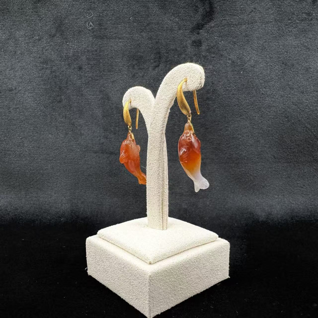 18K金冰糯種紅翡海豚耳環M3