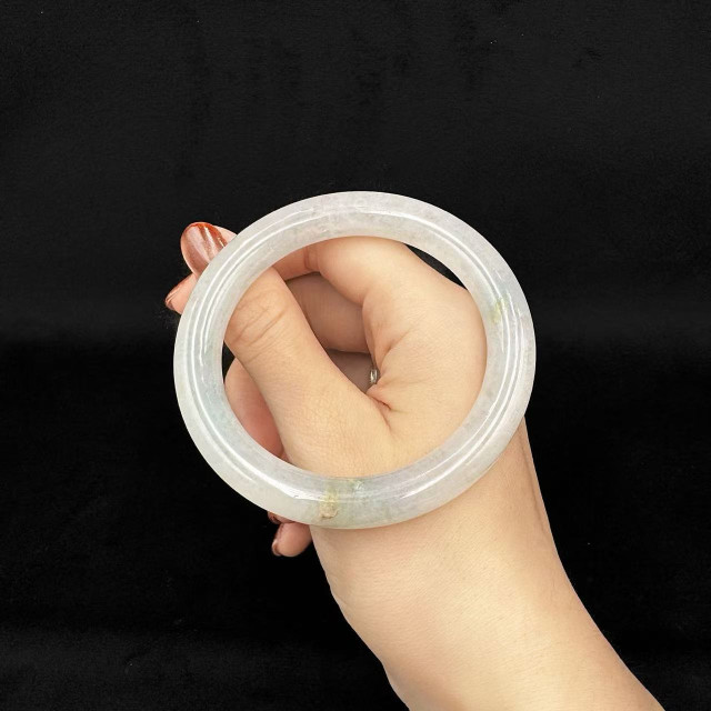 冰糯種飄黃翡圓骨手鐲M3