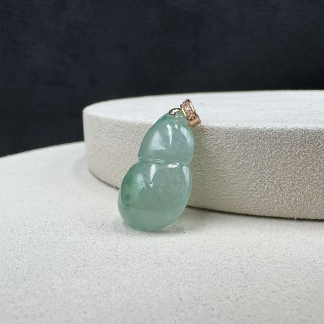 18K金真鑽冰種飄花葫蘆墜飾M3