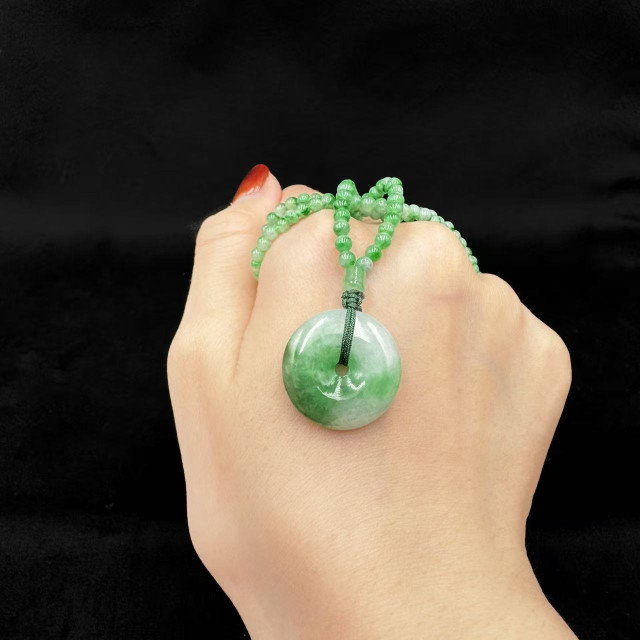 冰糯種帶綠平安扣小米珠綁繩項鍊M4