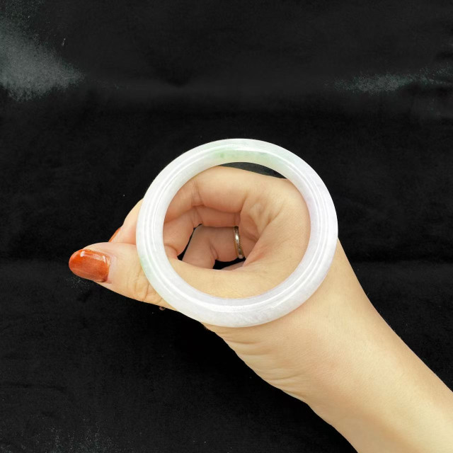 冰糯種帶翠綠圓骨鐲M4