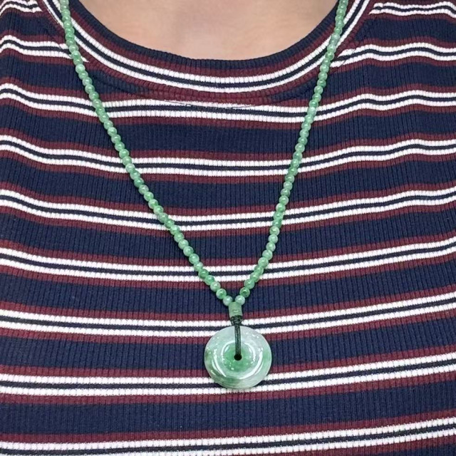 冰糯種帶綠平安扣小米珠綁繩項鍊M4