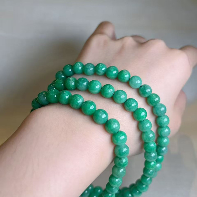 滿綠天然翡翠綠圓珠項鍊