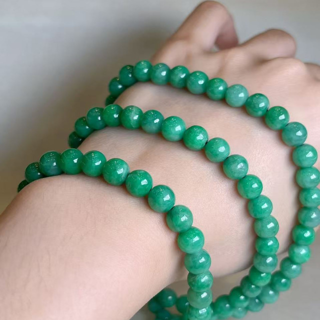 滿綠天然翡翠綠圓珠項鍊