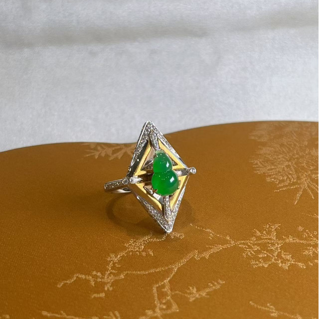 18K翡翠造型戒指