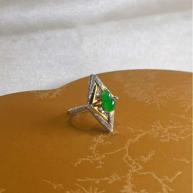 18K翡翠造型戒指